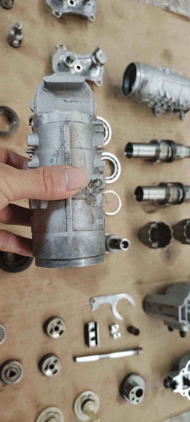 电动工具维修保养天花板.云南粉丝的喜利得36伏充电锤钻和陕西